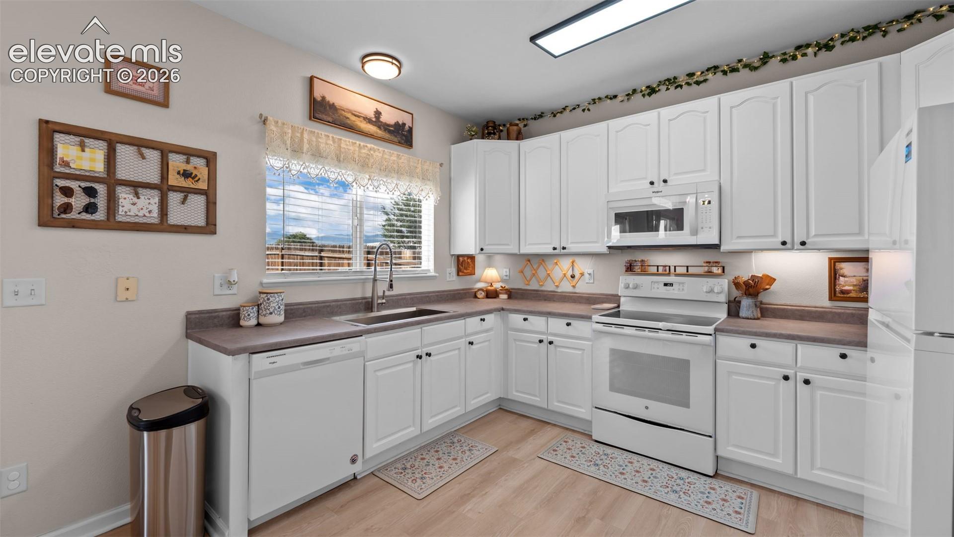 Listing photo 5 for 7685 Barn Owl Drive