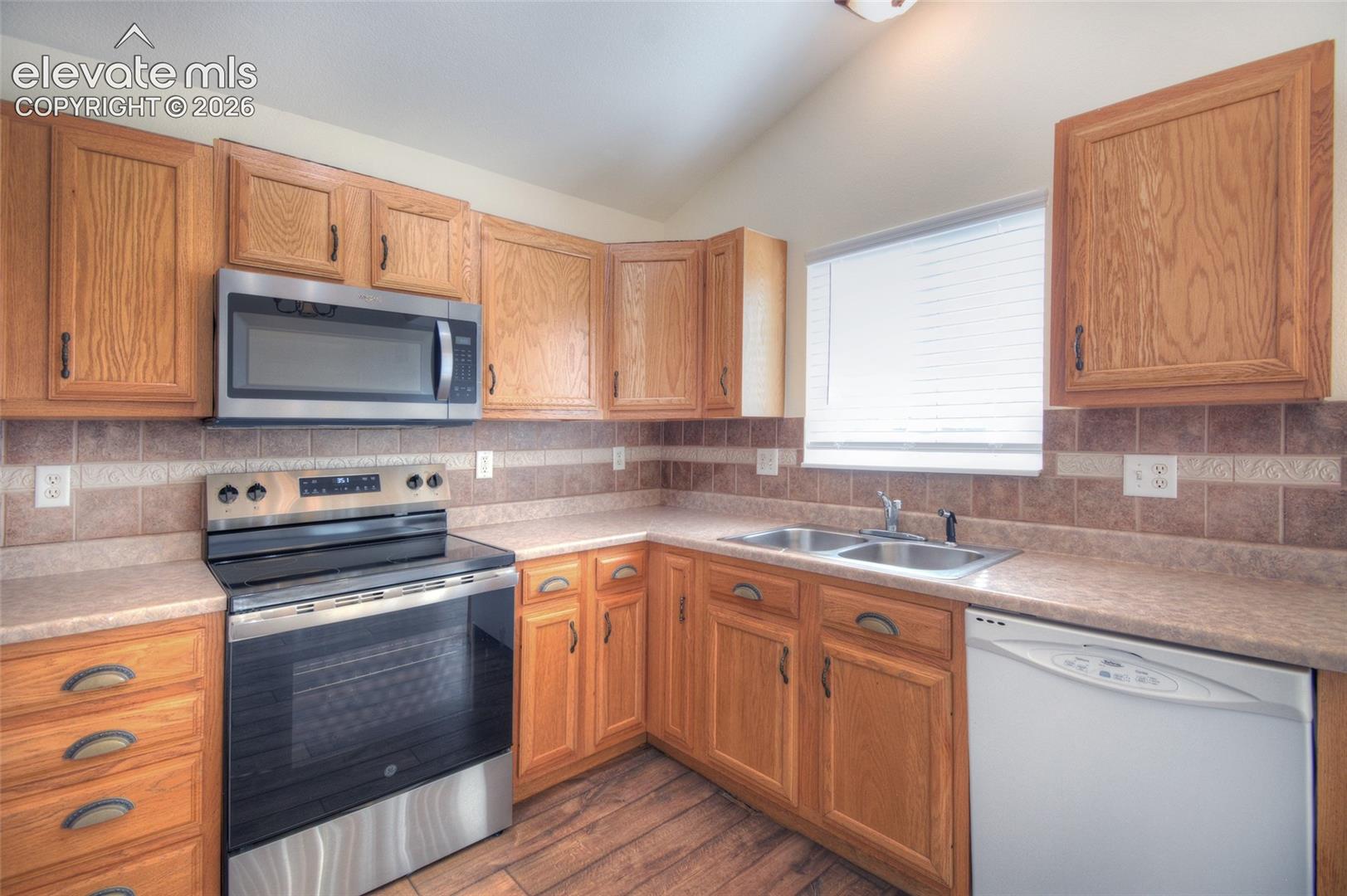 Listing photo 8 for 4820 Pathfinder Drive