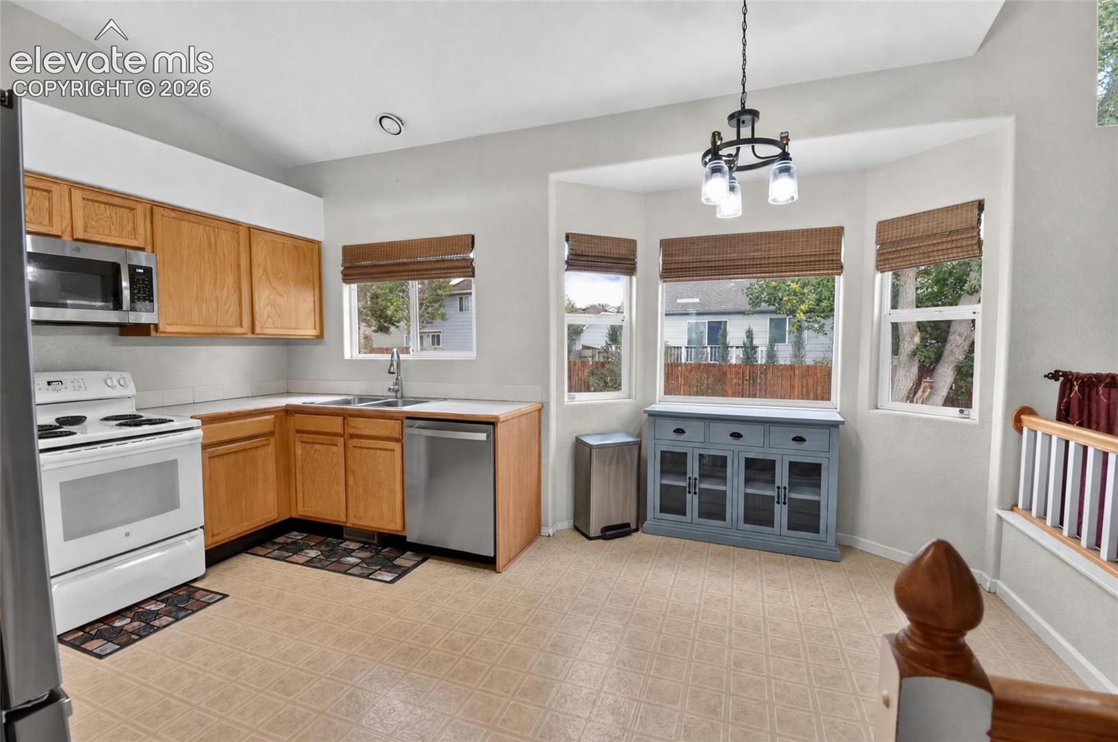 Listing photo 7 for 3347 Heather Glen Drive