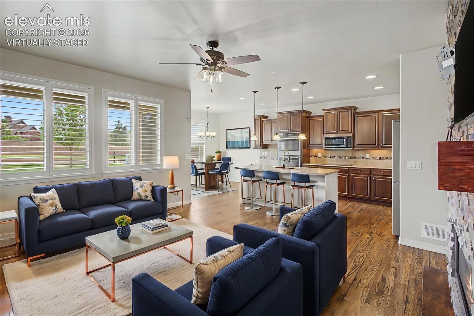 Listing photo 9 for 1906 Villa Creek Circle