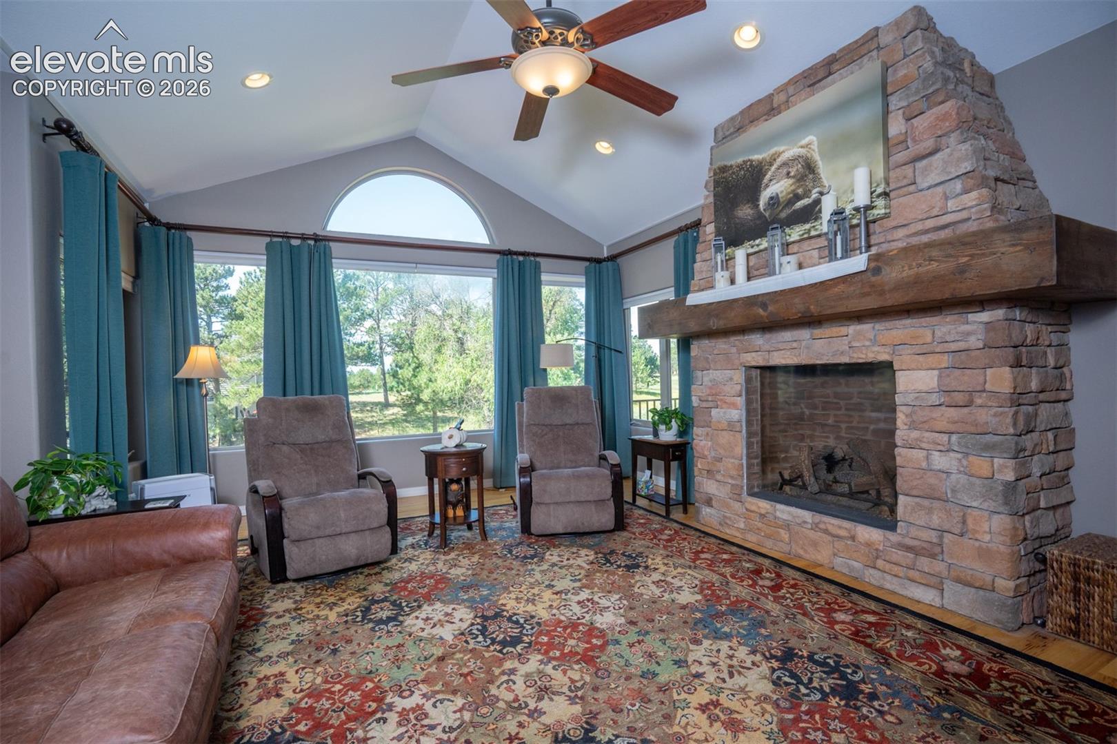 Listing photo 8 for 11148 Shaugnessy Road