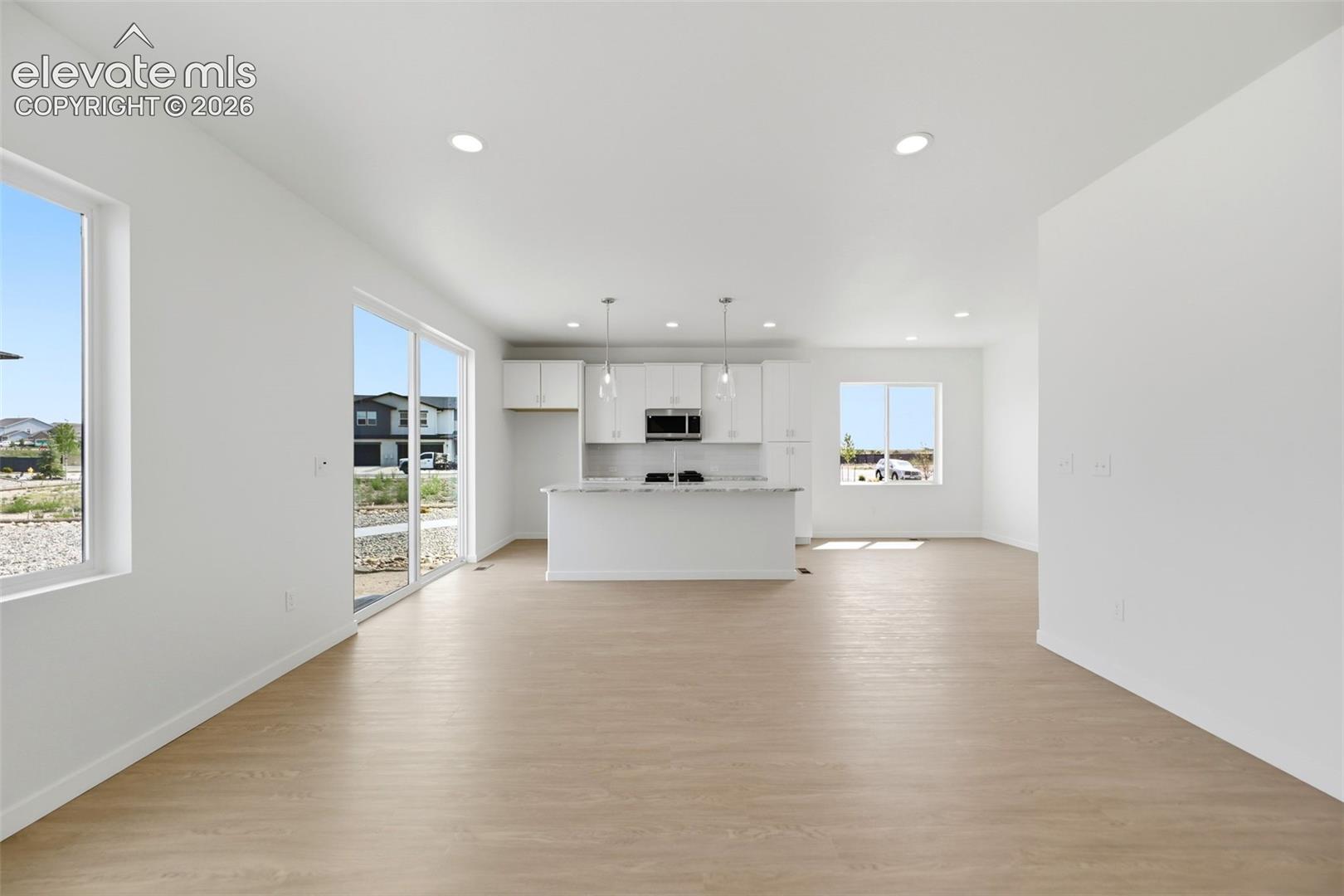 Listing photo 19 for 7968 School House Drive
