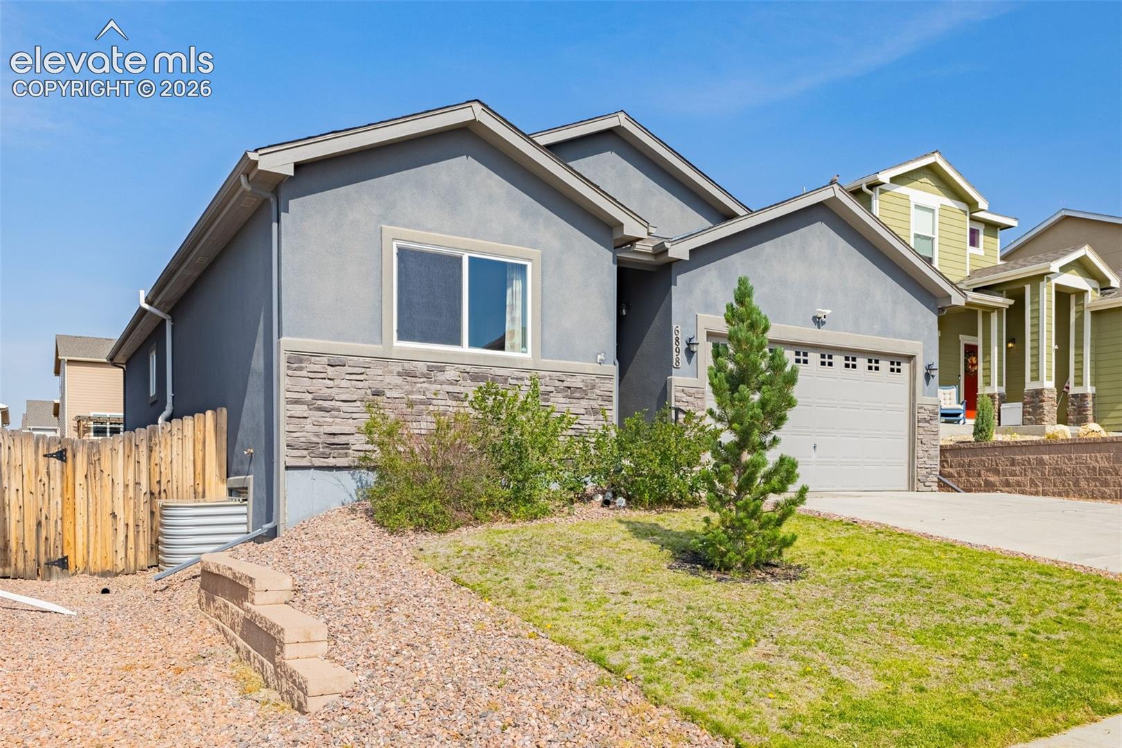Listing photo 2 for 6898 Tullamore Drive