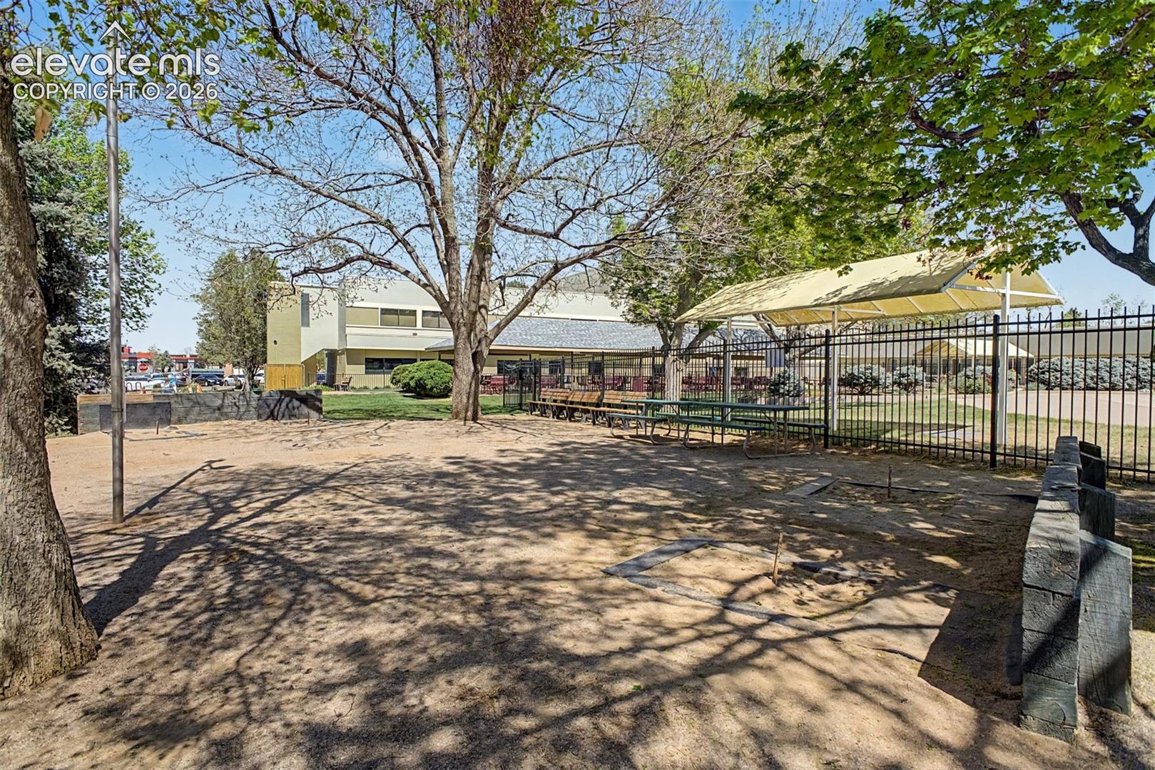 Listing photo 50 for 605 S Alton Way 12C