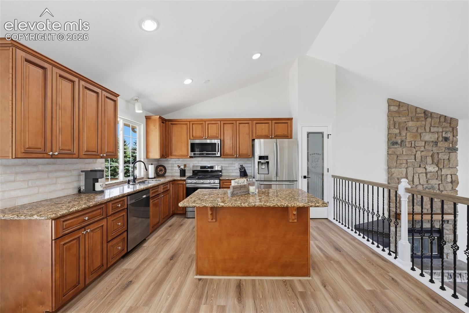 Listing photo 9 for 780 Bayfield Drive