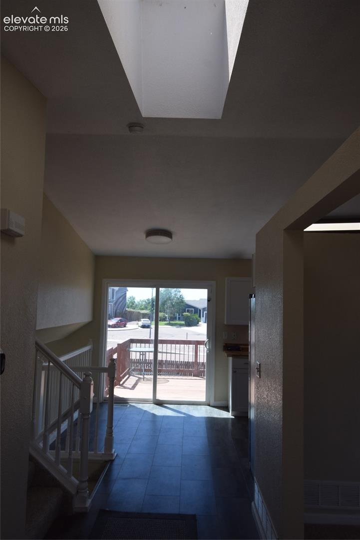 Listing photo 20 for 877 Maid Marian Drive