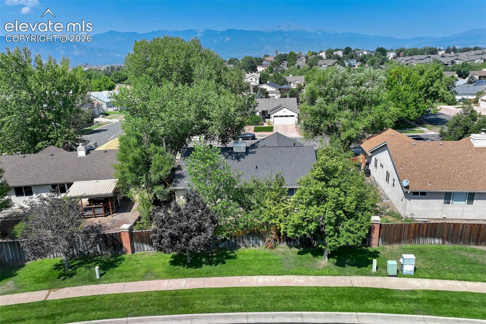 Listing photo 3 for 625 Golden Eagle Drive
