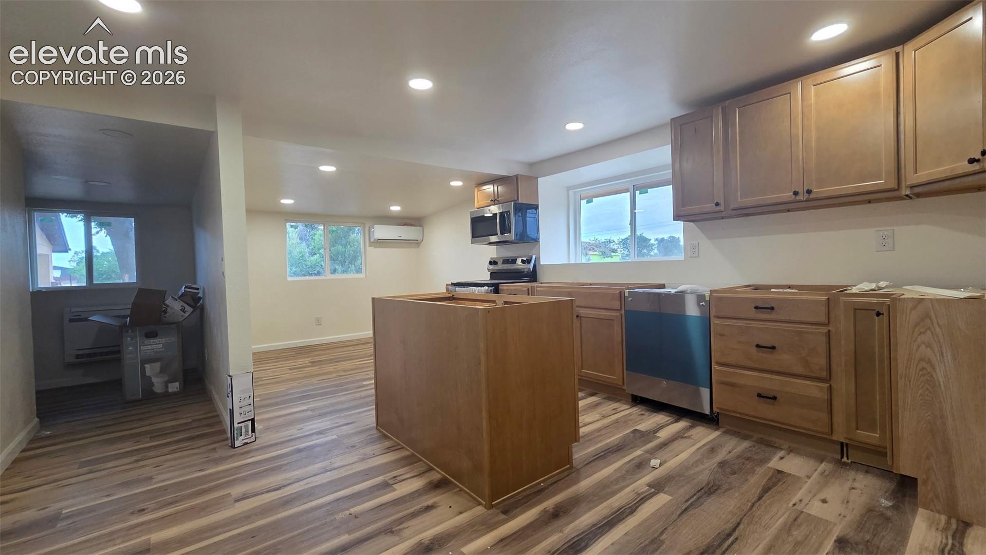 Listing photo 7 for 28162 Gale Road