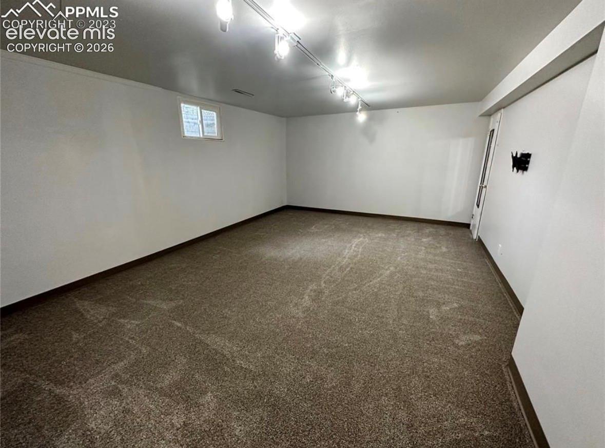 Listing photo 24 for 501 birch Drive