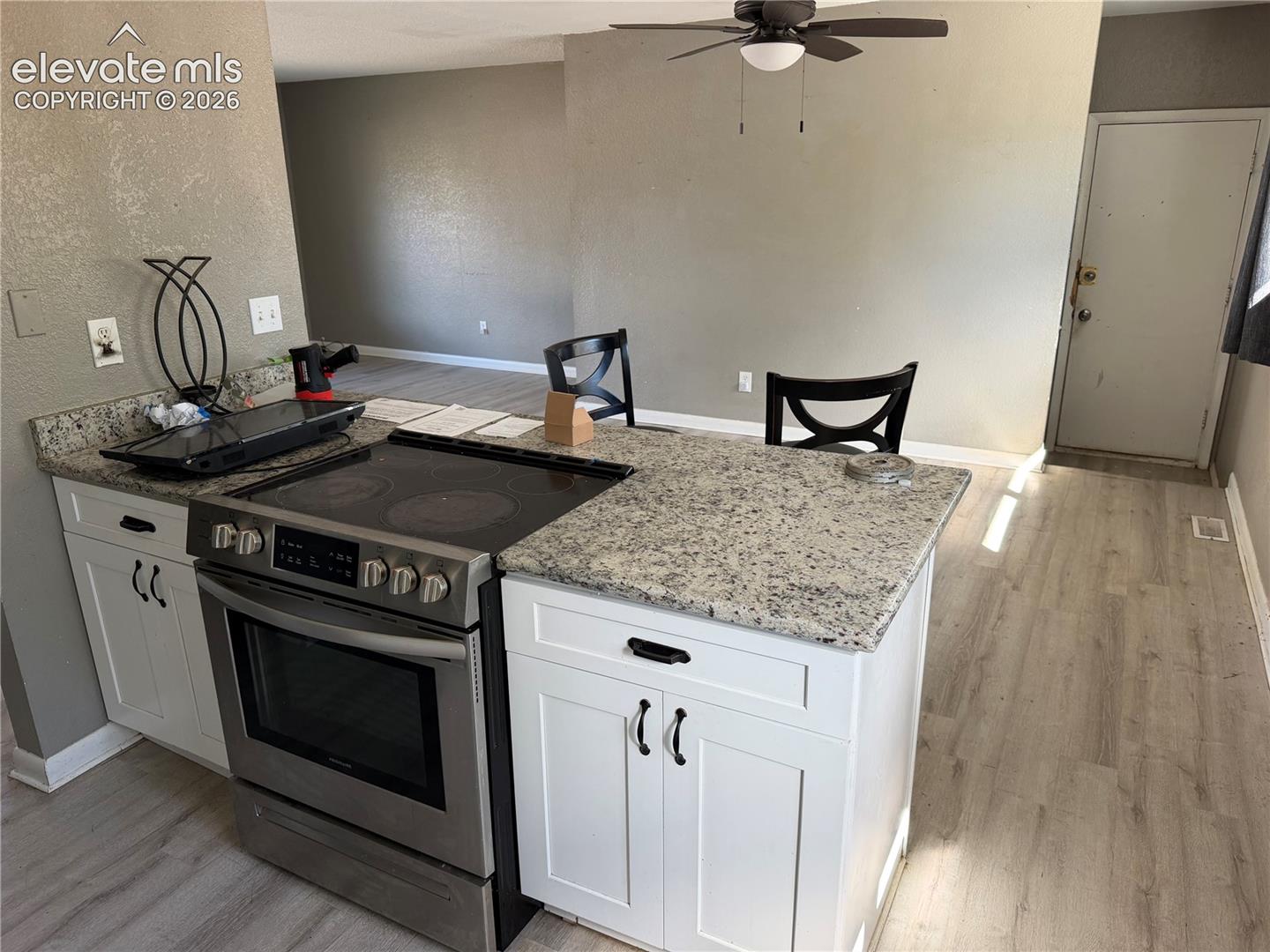 1227 Royale Drive, photo 5