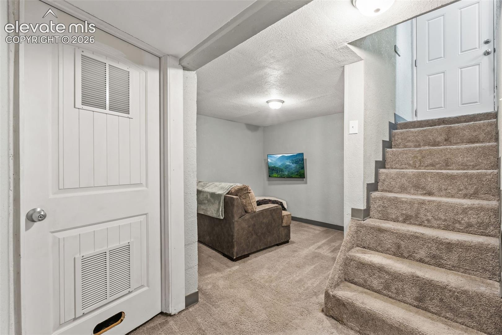 Listing photo 29 for 1726 E Evans Avenue