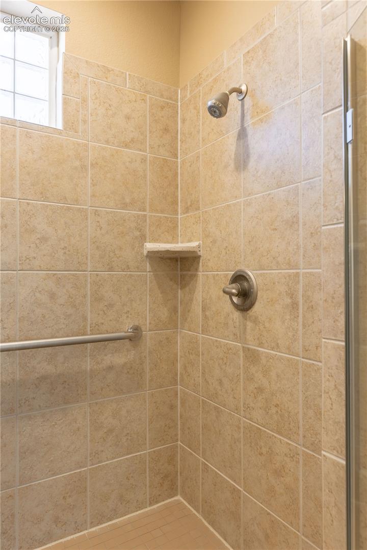 Listing photo 26 for 5011 Vermillion Court
