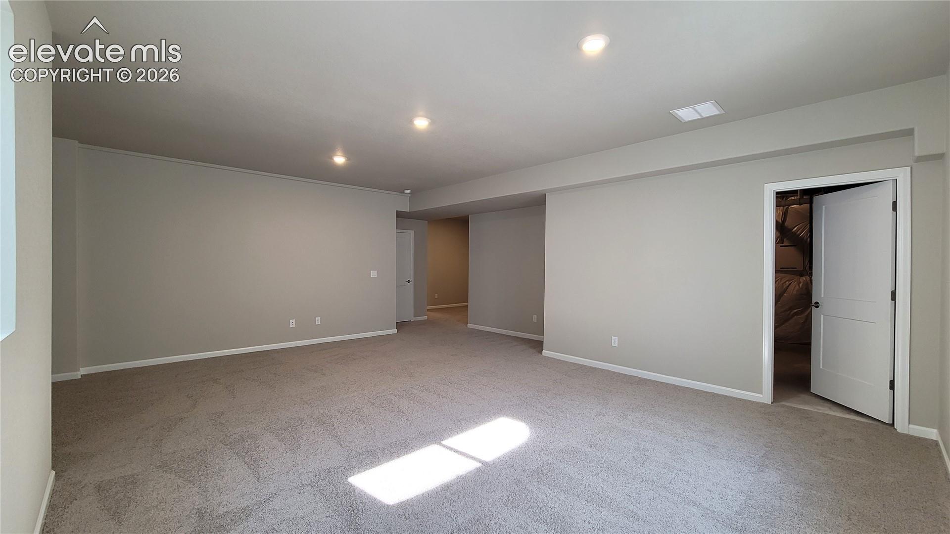 Listing photo 35 for 10651 Wolf Lake Drive
