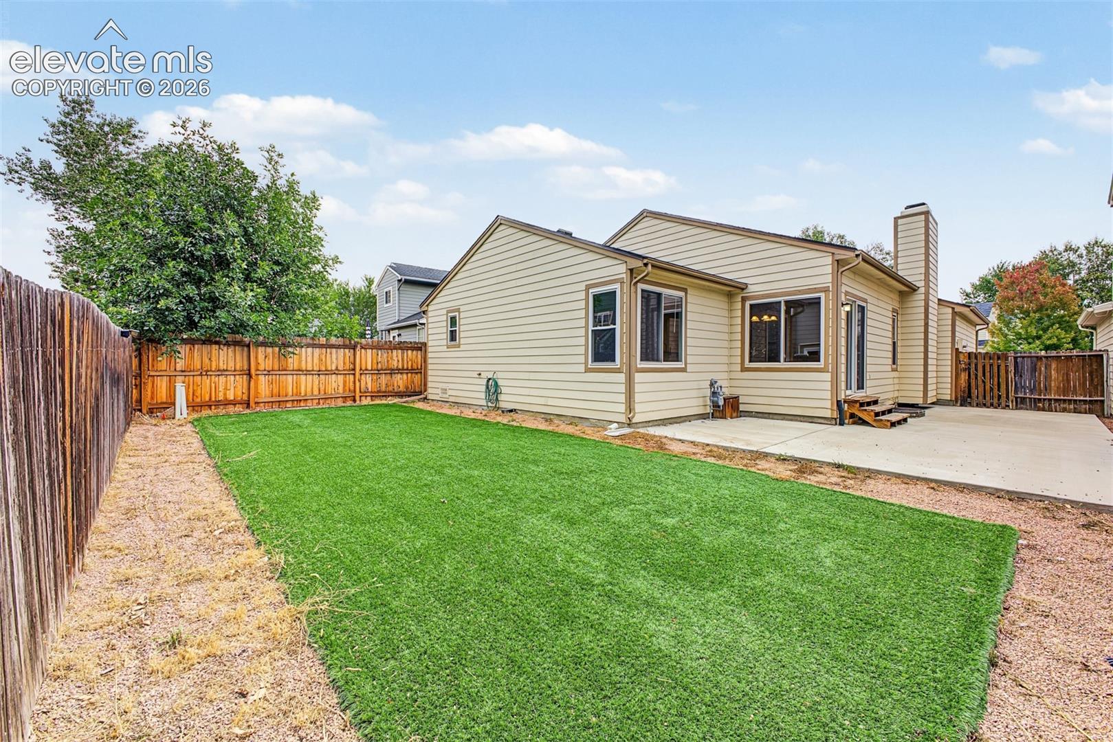 Listing photo 24 for 8430 Sassafras Drive