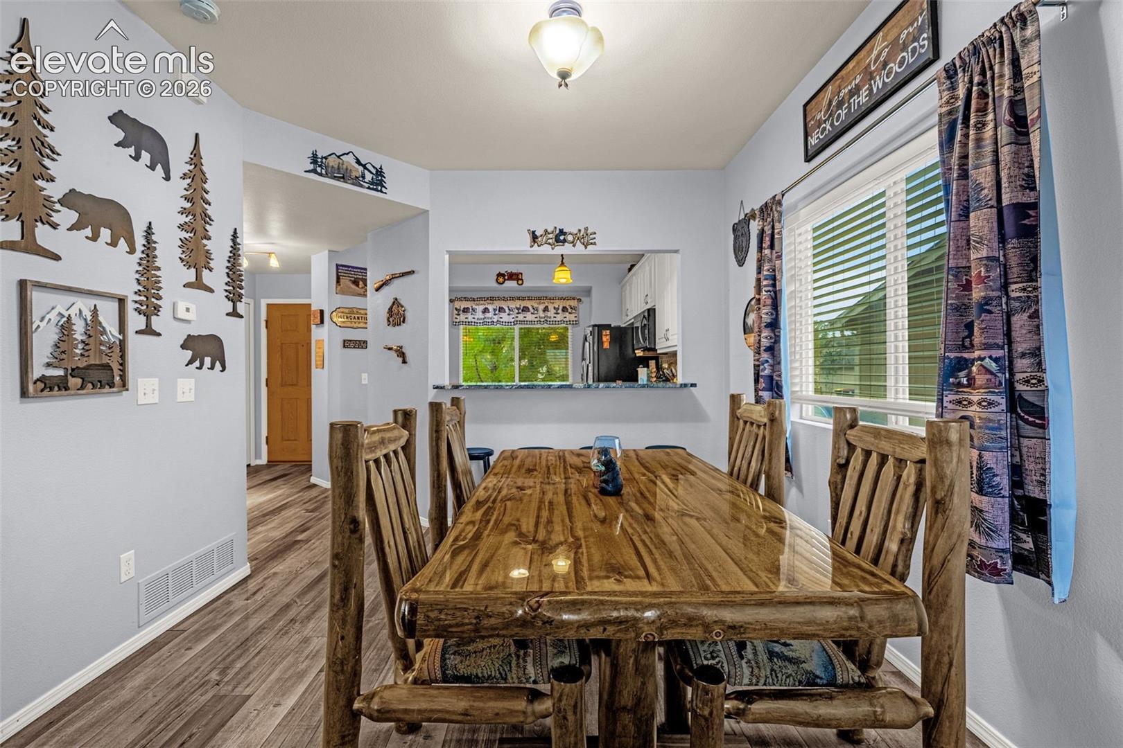 Listing photo 6 for 15628 Dawson Creek Drive