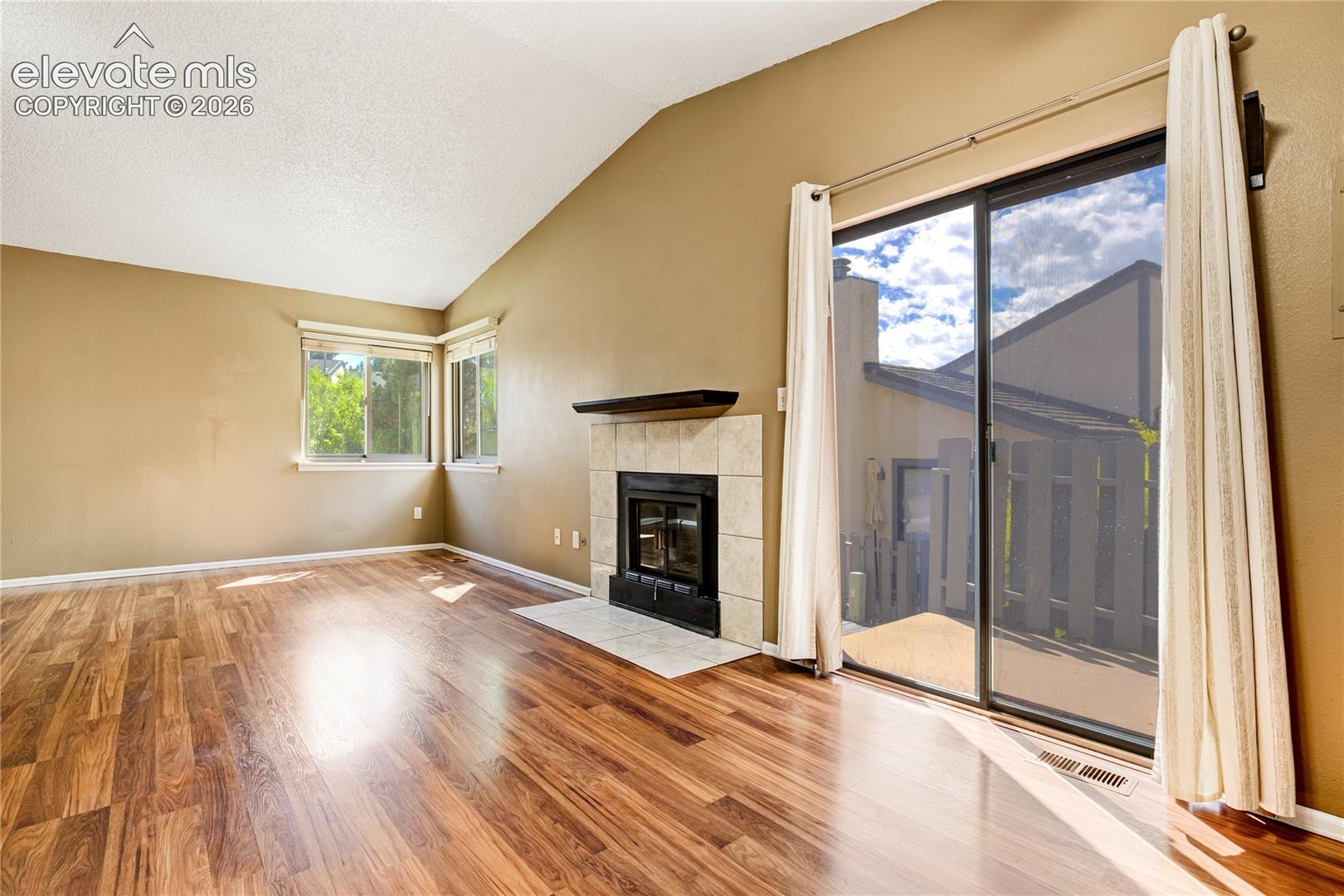 Listing photo 7 for 4875 Bluestem Drive