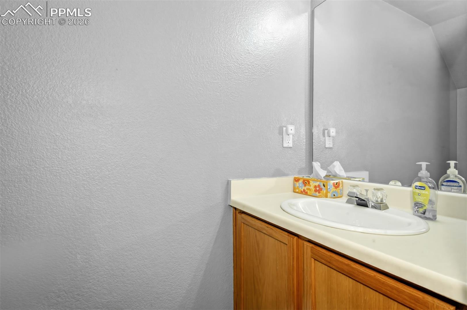 Listing photo 13 for 7533 Sistine Lane