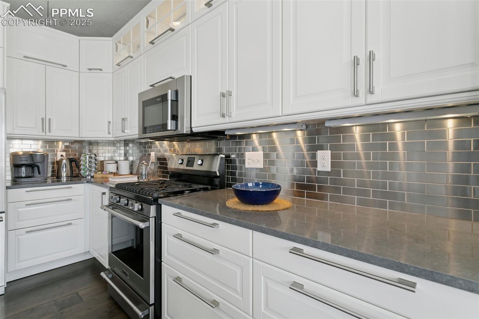 Listing photo 13 for 15510 Jessie Drive