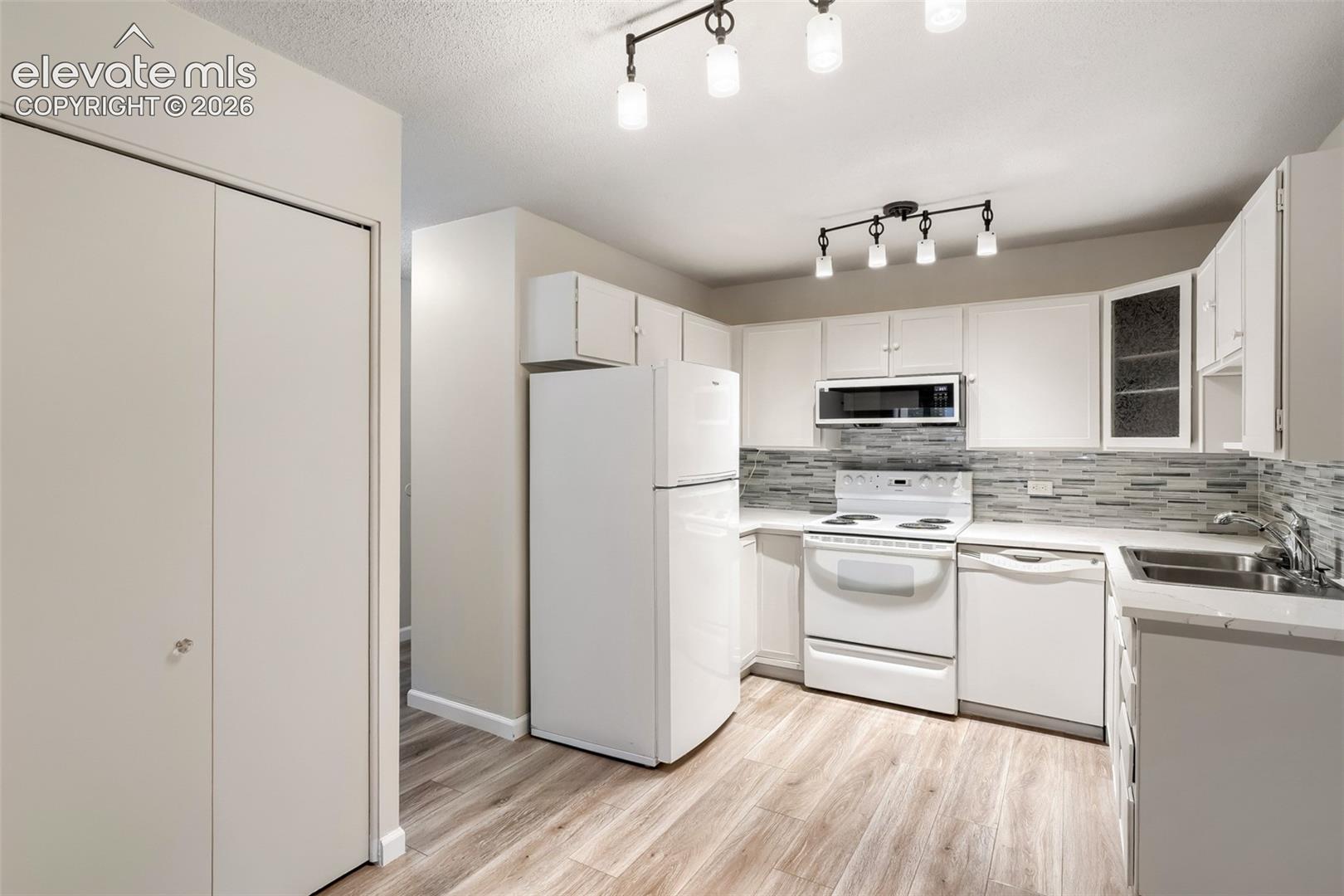 Listing photo 25 for 680 S Alton Way 1B