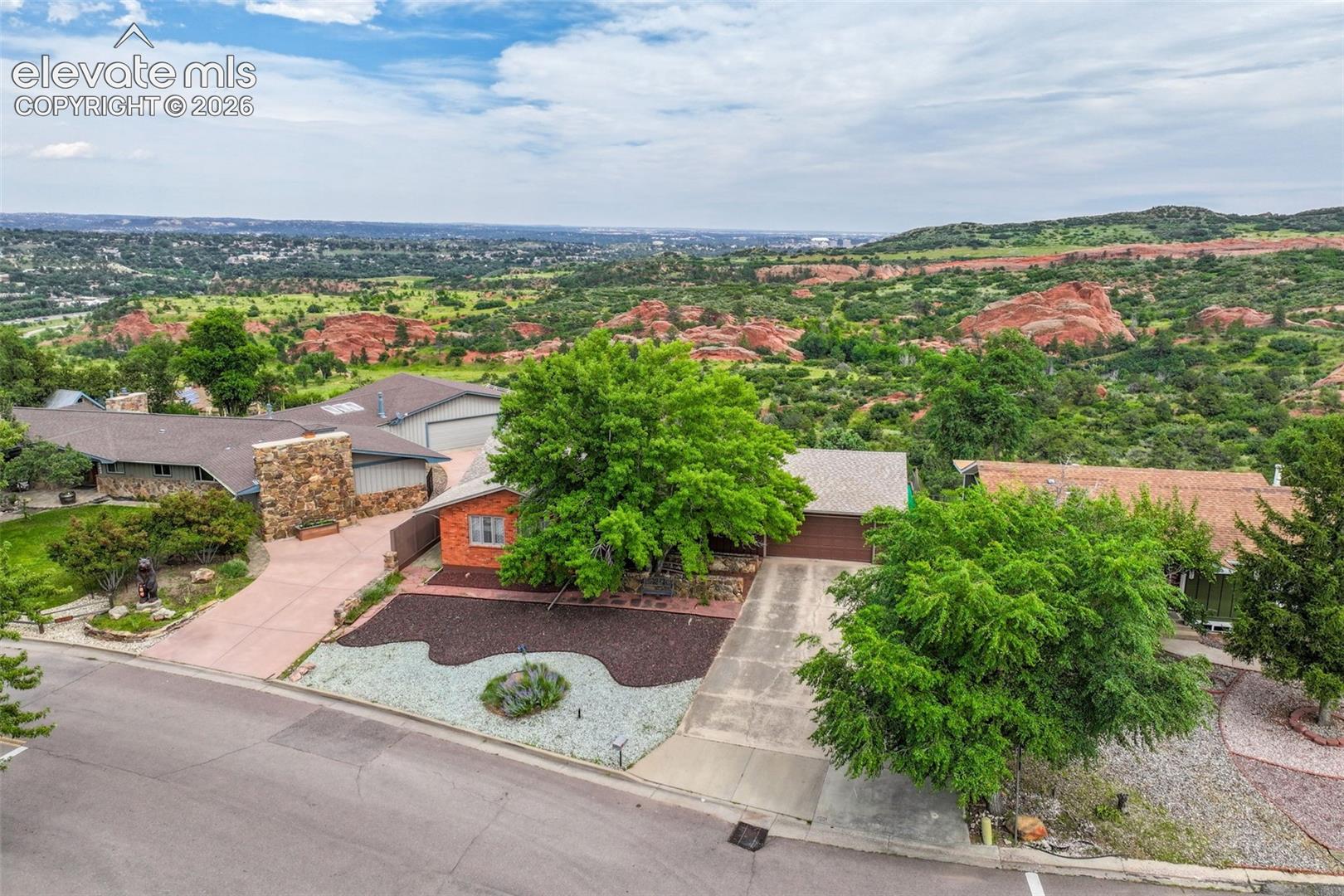Listing photo 32 for 223 Crystal Hills Boulevard