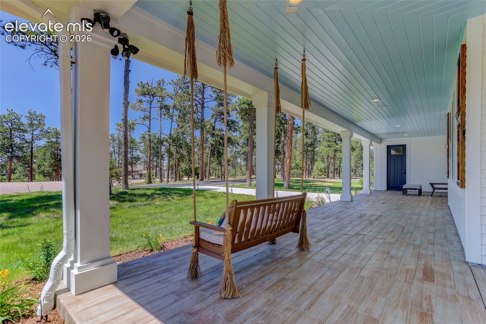 Listing photo 5 for 19404 Hilltop Pines Path