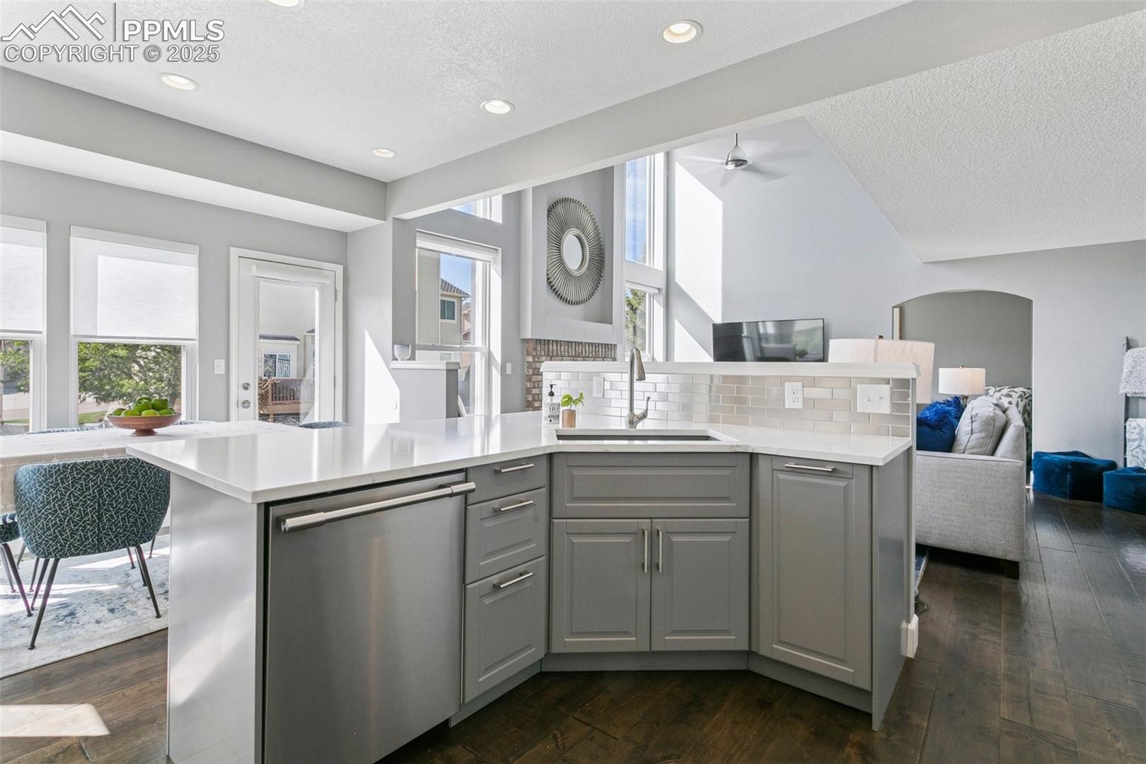 Listing photo 15 for 15510 Jessie Drive
