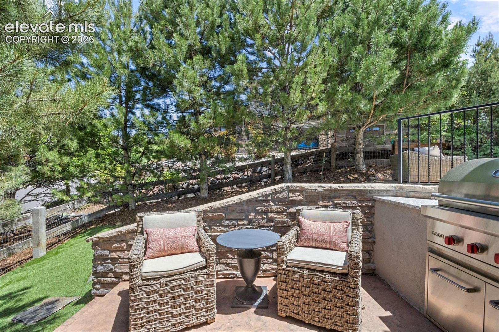 Listing photo 19 for 2151 Saddleback Drive