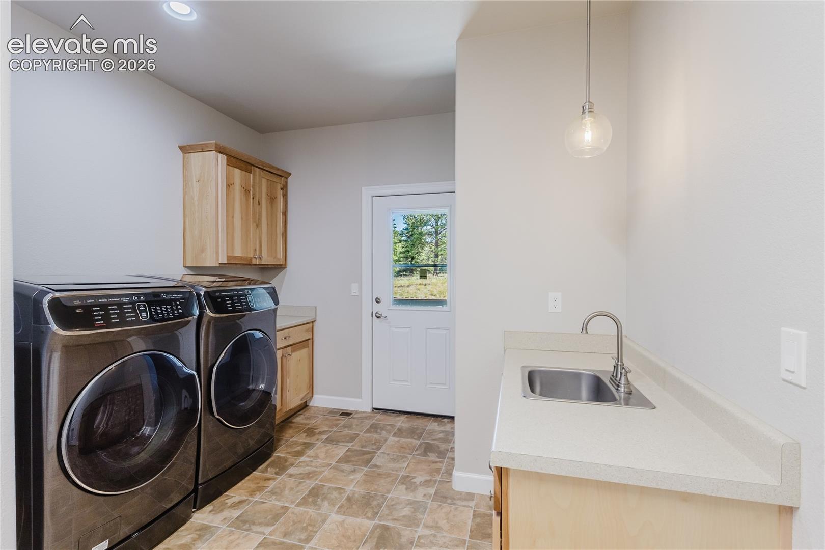 Listing photo 33 for 407 Silvermoon Heights