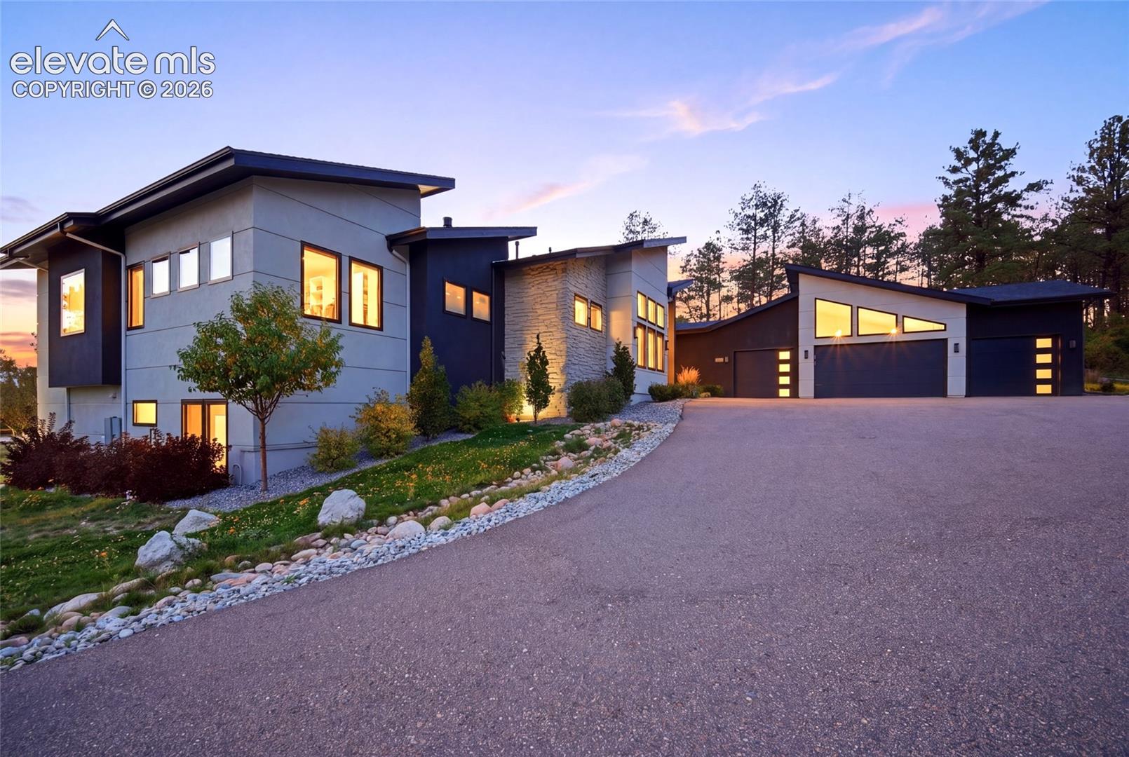 Listing photo 2 for 17110 Copper Valley Court