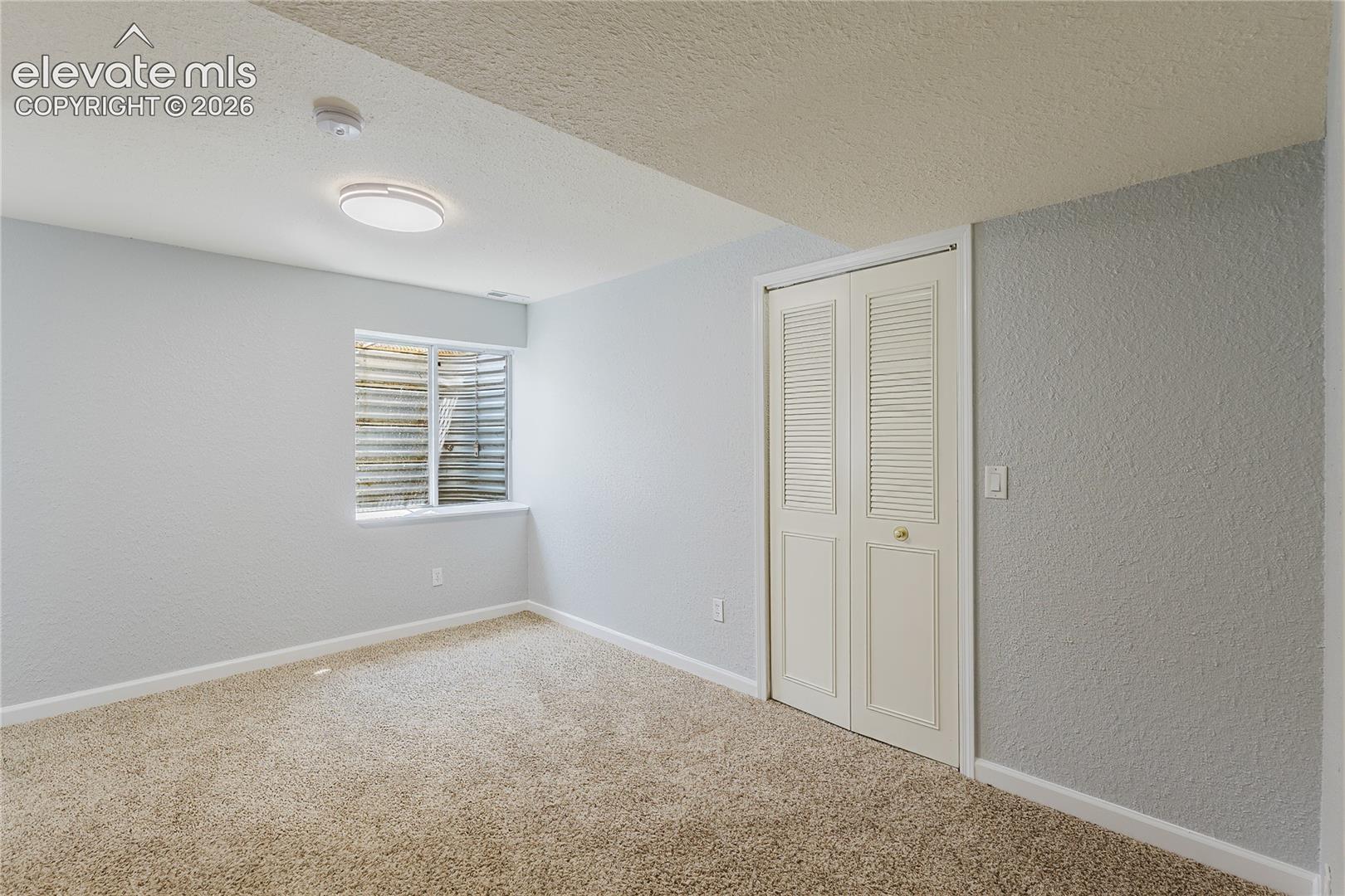 Listing photo 7 for 4860 Seton Place