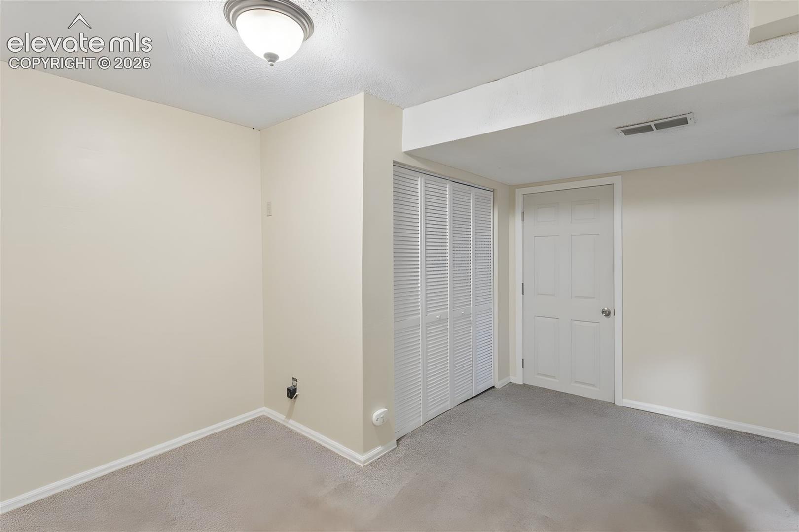 Listing photo 28 for 6420 Stonehedge Drive