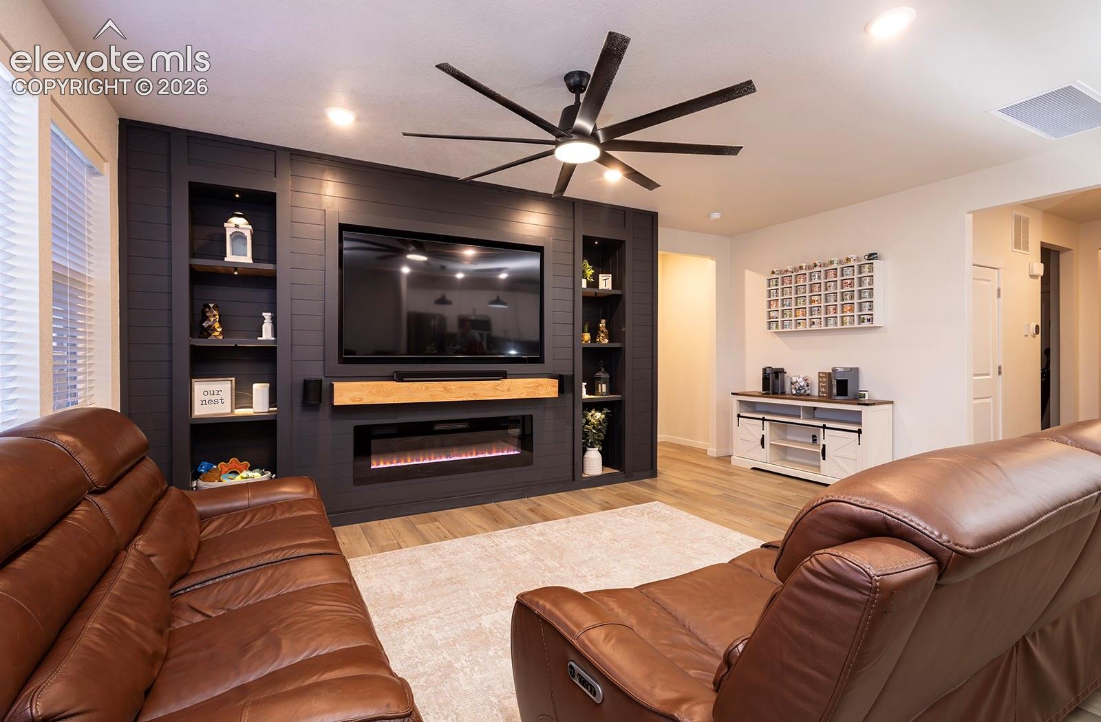 Listing photo 9 for 9828 Pennycress Drive