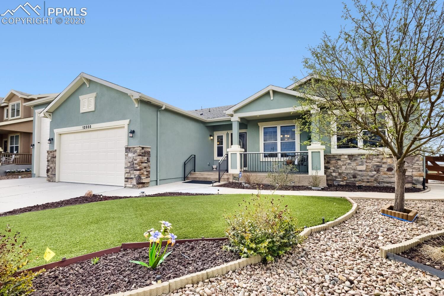 Listing photo 2 for 12555 Handles Peak Way