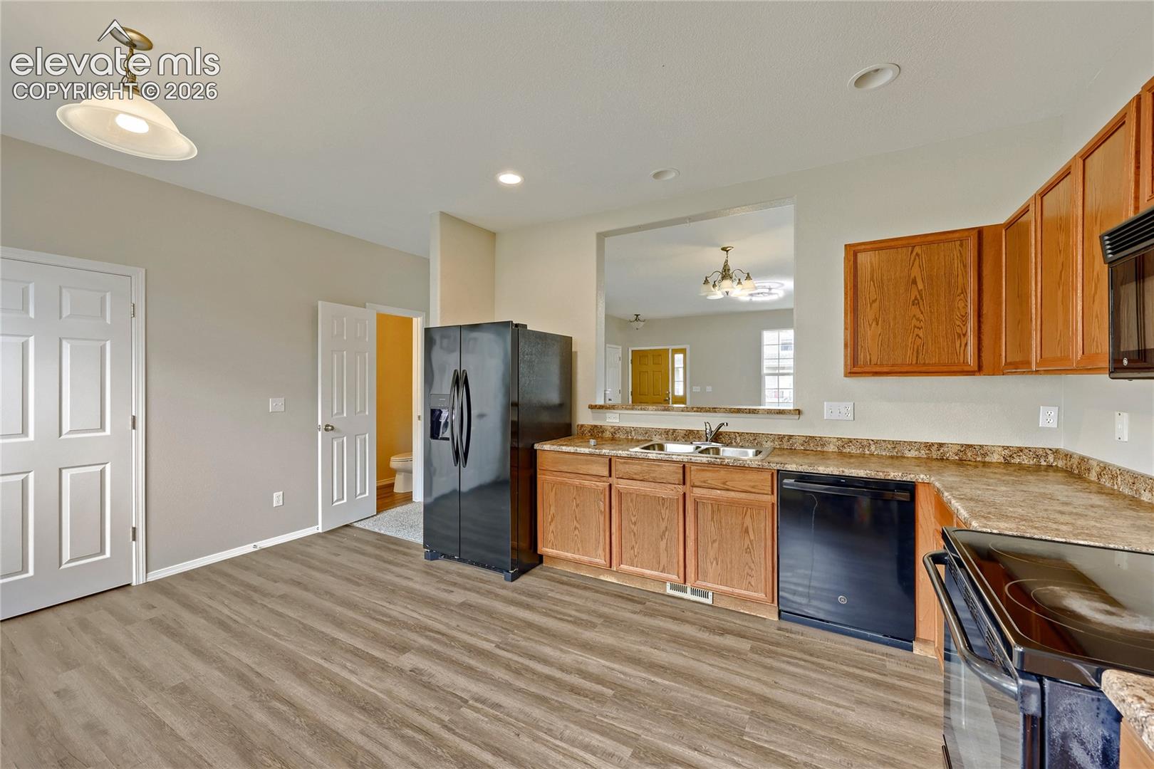 Listing photo 12 for 10505 Wells Point