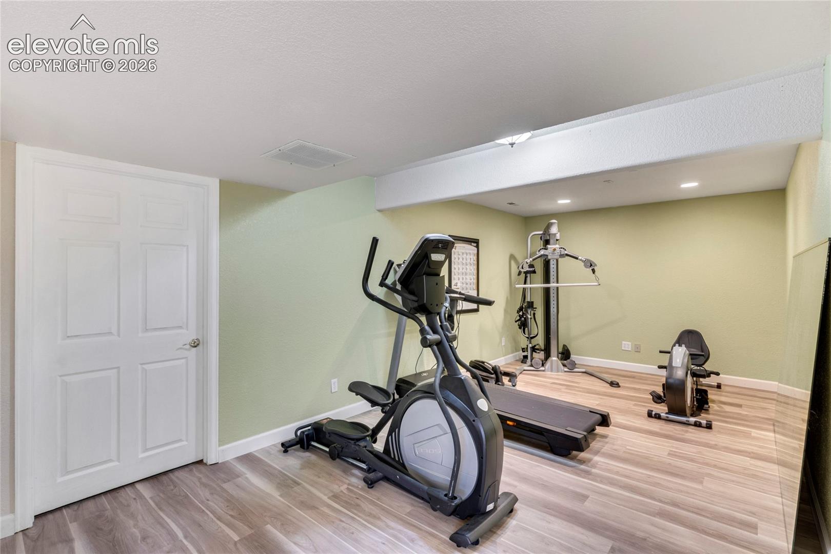 Listing photo 34 for 19905 Riverglen Lane