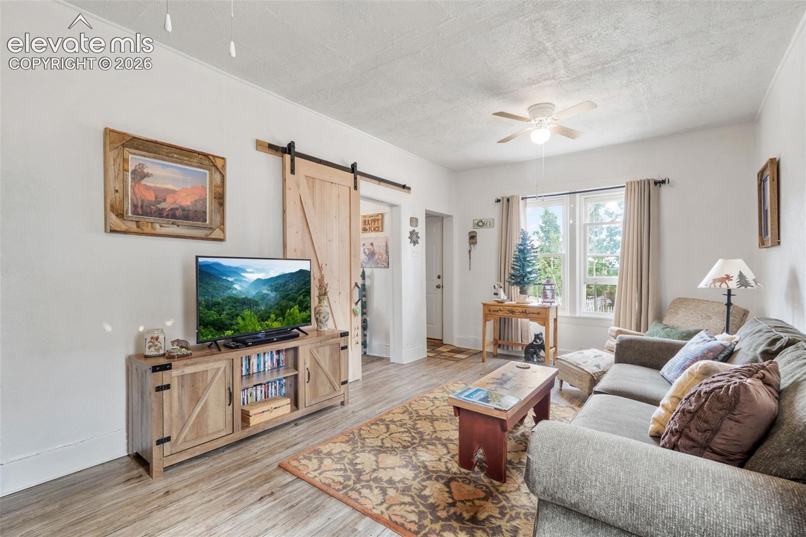 Listing photo 9 for 331 E Golden Avenue