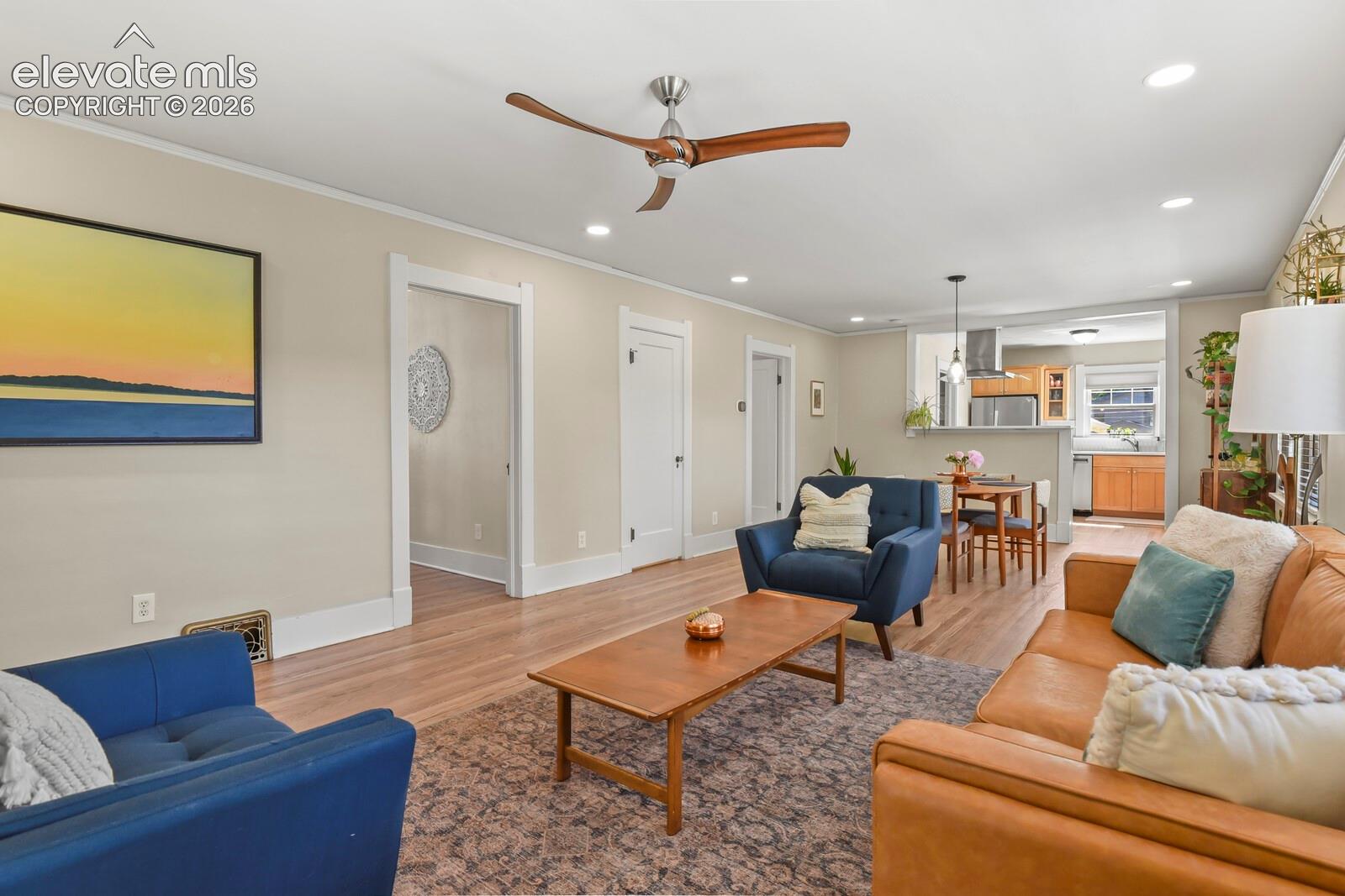 Listing photo 11 for 1507 N El Paso Street