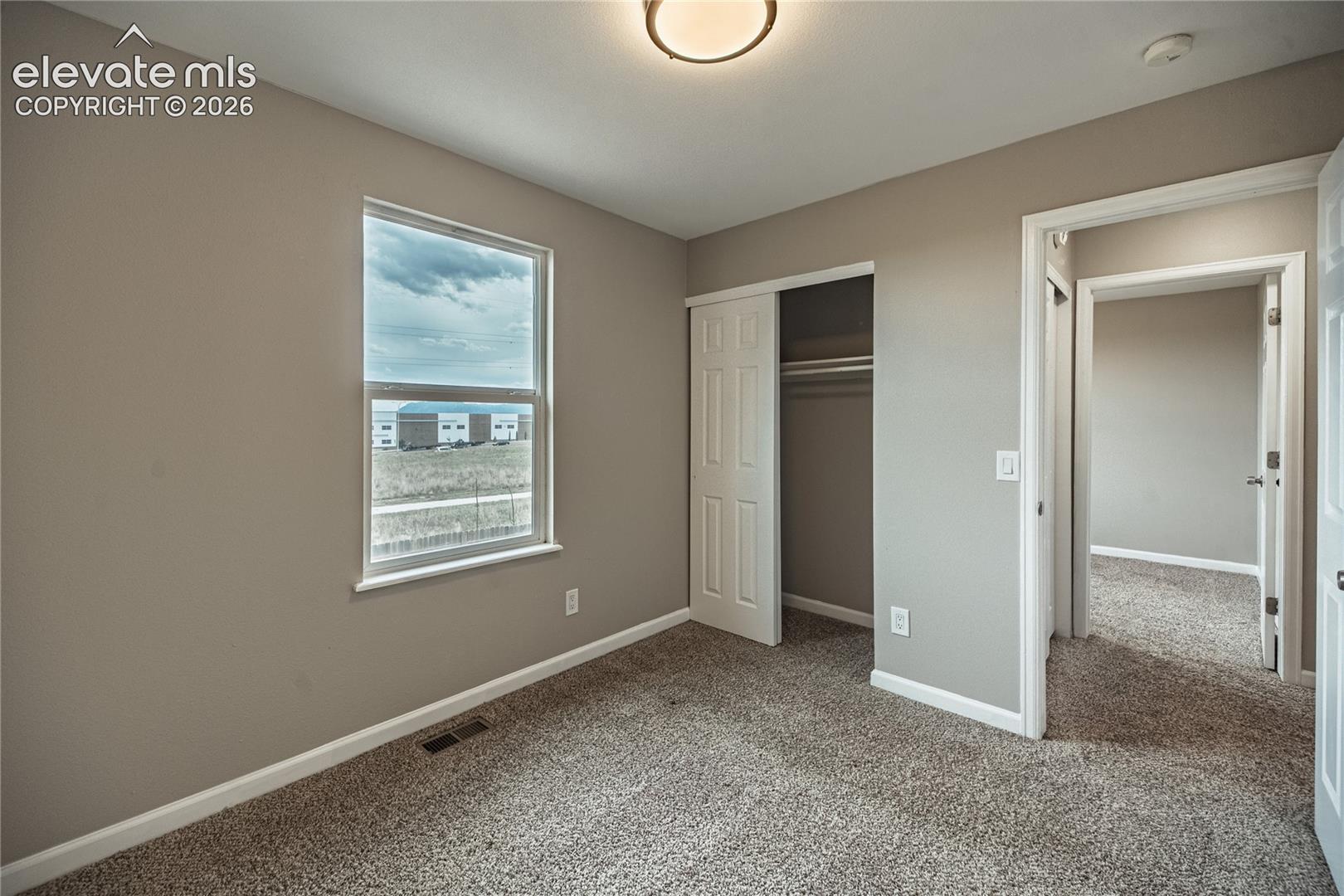 Listing photo 34 for 4325 Ramblewood Drive