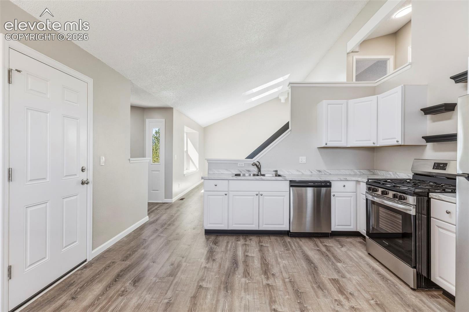 Listing photo 15 for 4537 Fenton Road