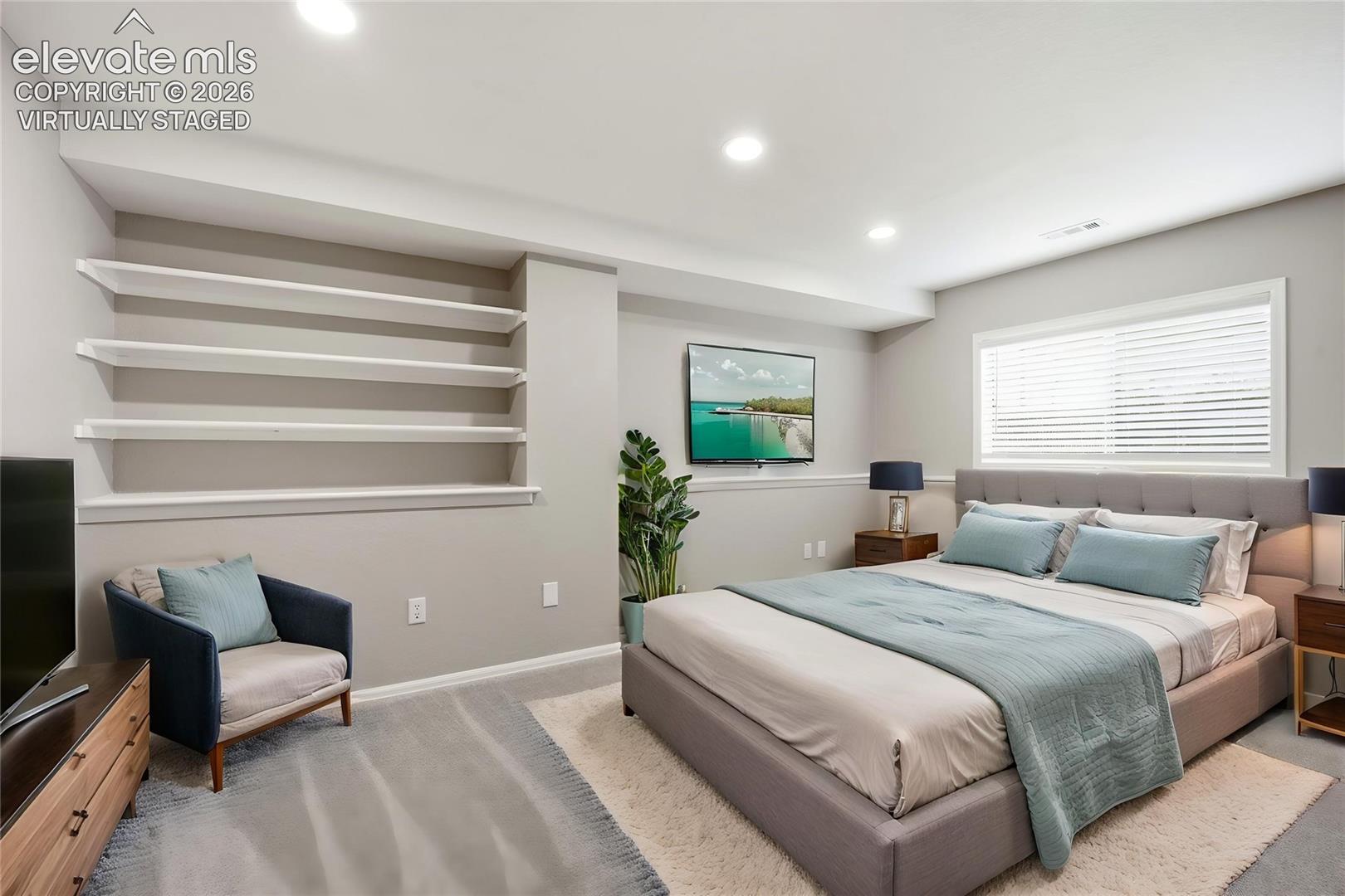 Listing photo 8 for 84 W Bonanza Drive
