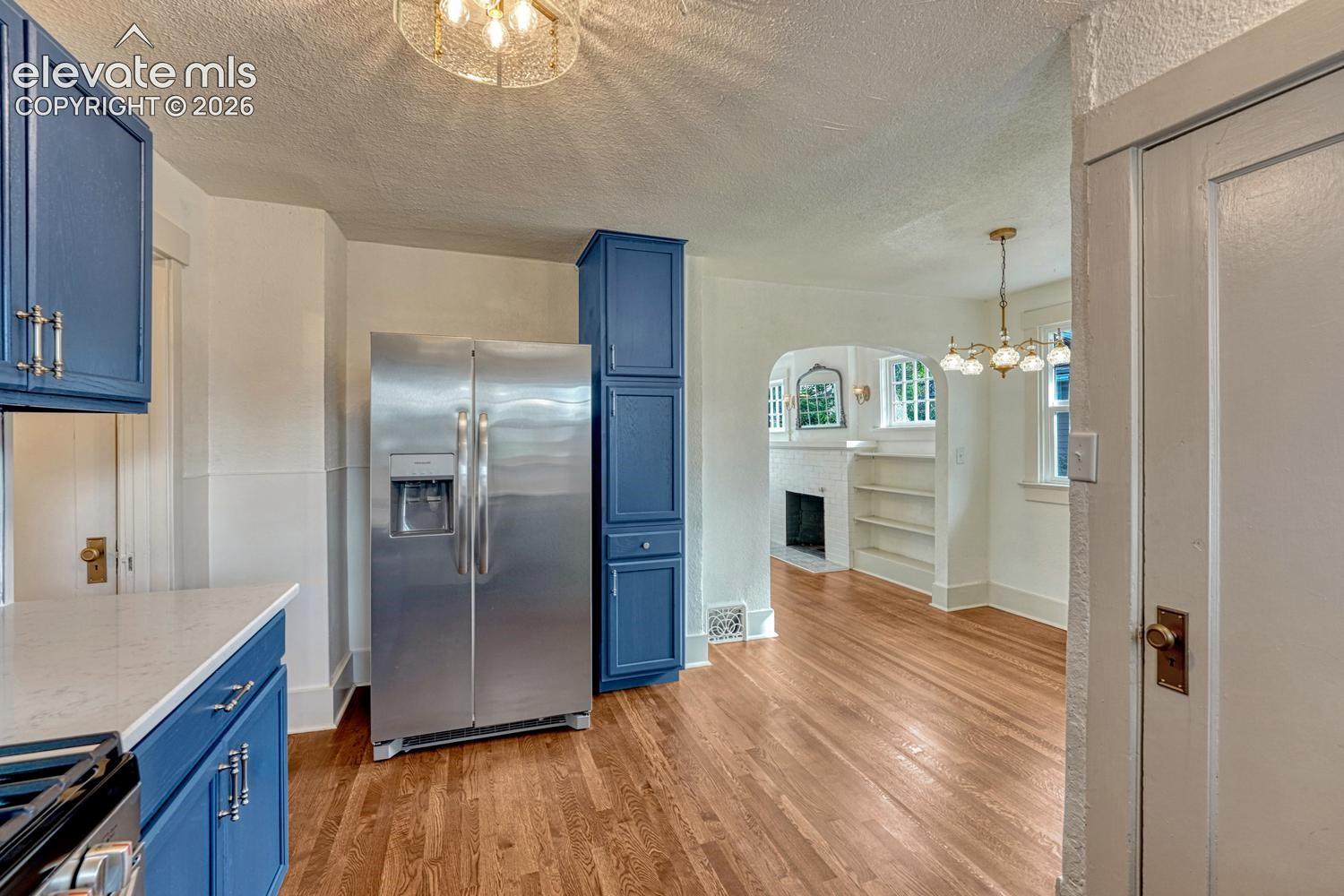Listing photo 19 for 209 E Washington Street