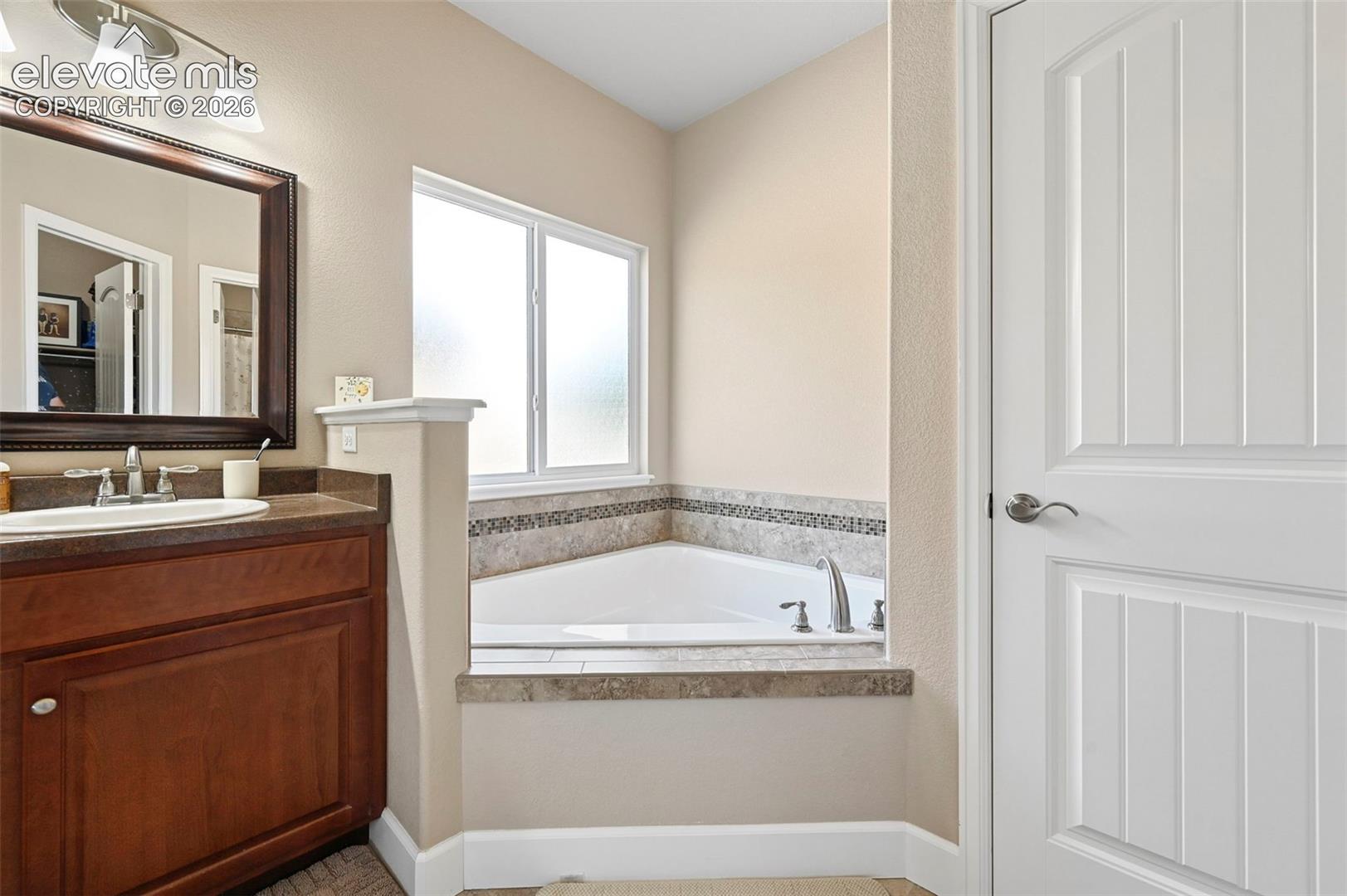 Listing photo 15 for 10484 Mile Post Loop