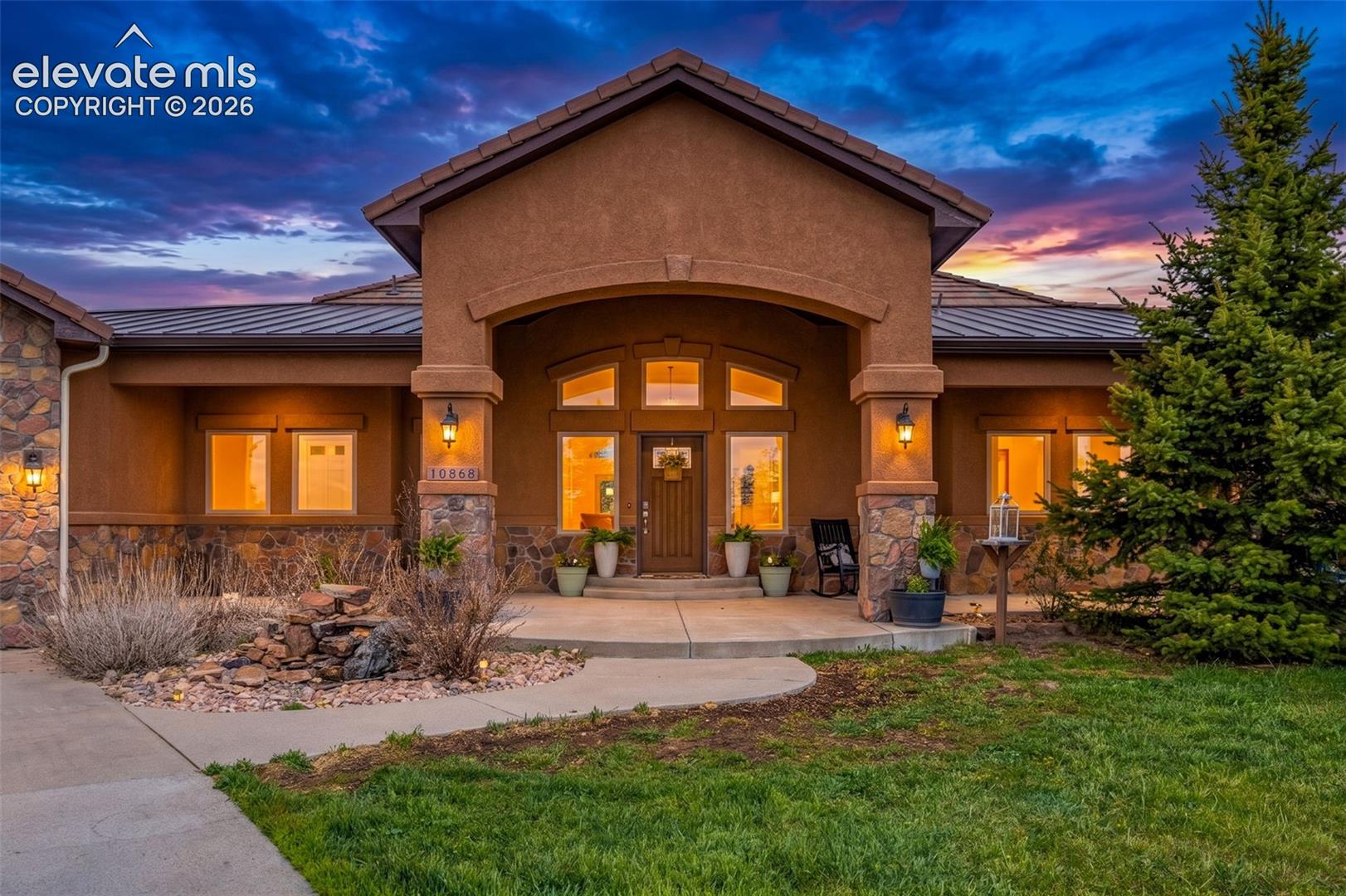 Listing photo 3 for 16895 Horizon Ridge Trail