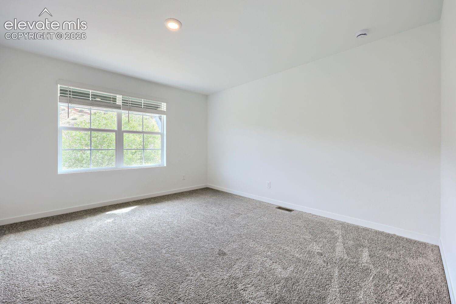 Listing photo 7 for 2712 Lower Crags Point