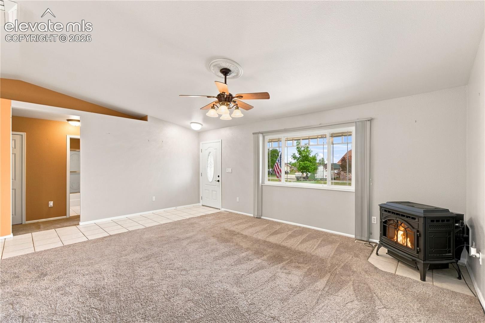 Listing photo 6 for 635 E Inca Court