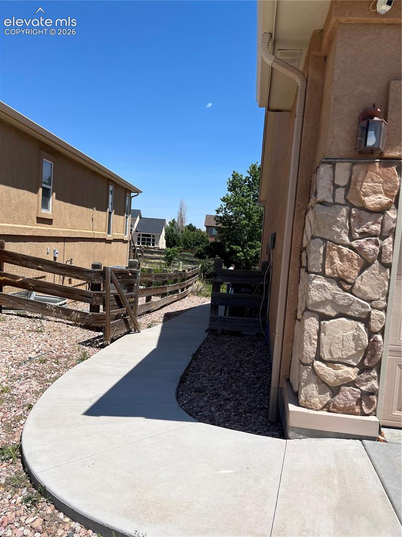 Listing photo 24 for 9845 Everglades Drive