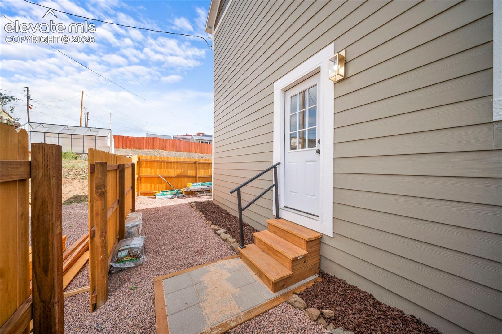 Listing photo 26 for 107 E May Avenue