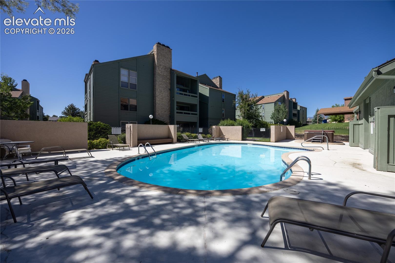140 Rockrimmon Boulevard, photo 21