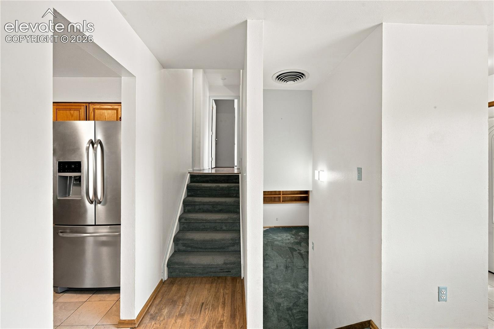 Listing photo 17 for 540 Starlite Drive