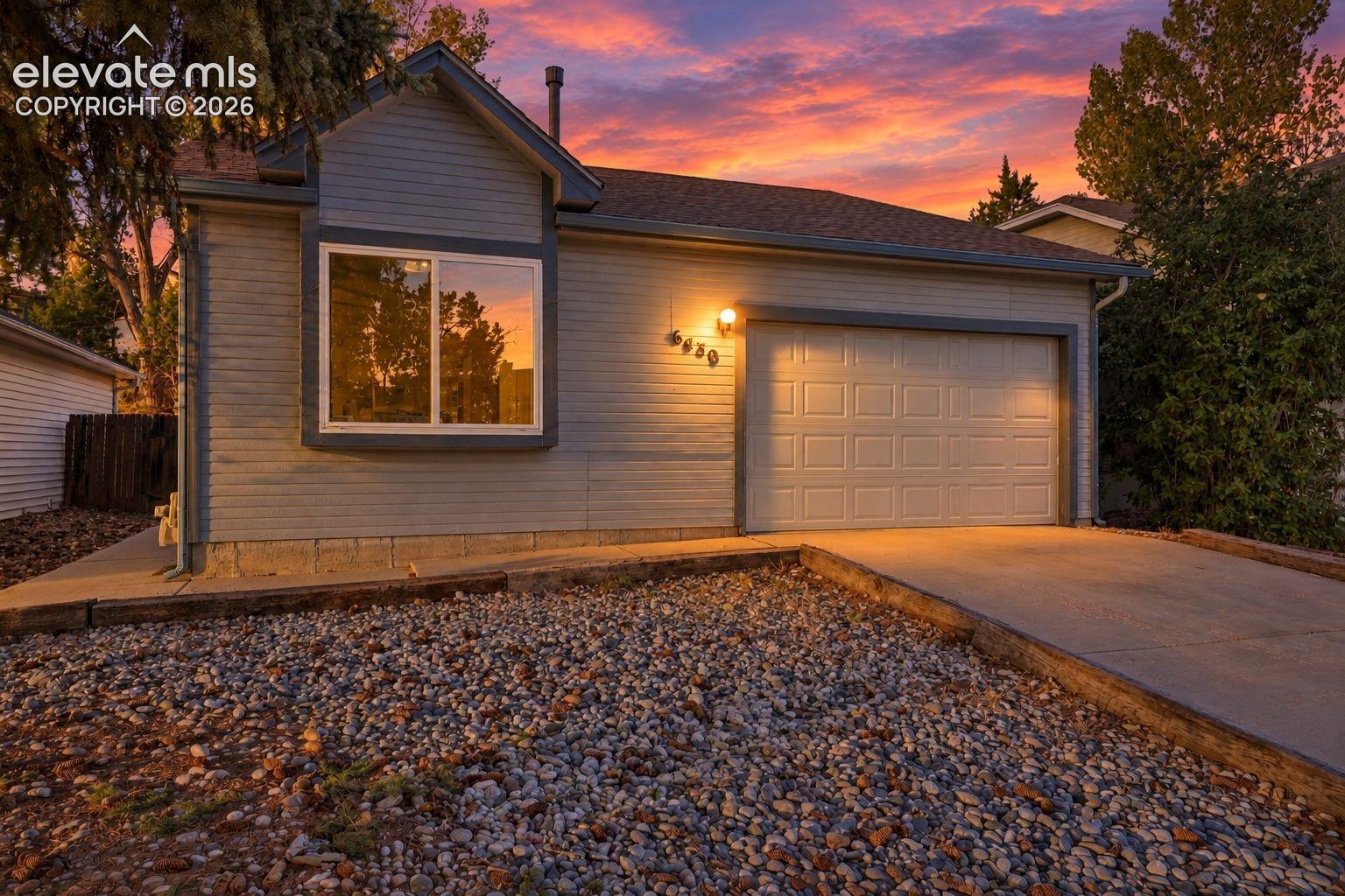 Listing photo 38 for 6430 Lonsdale Drive